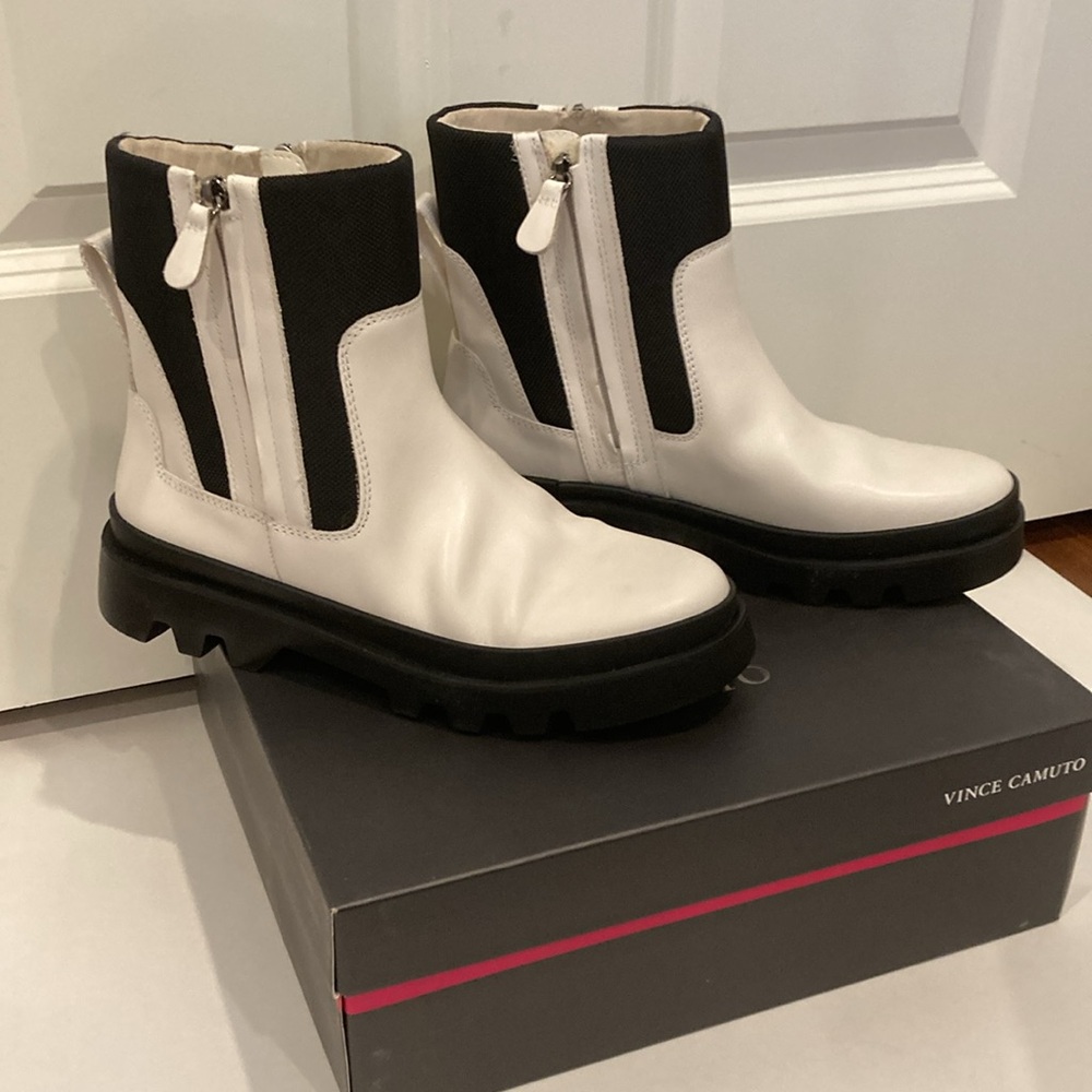 NIB Vince Camuto Kaskona Boots, Size Women’s 8.5,‎ Coconut Cream, Lug sole - Picture 6 of 9